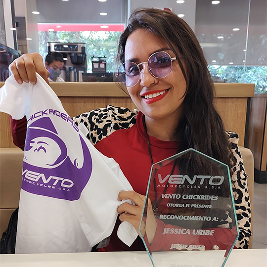 Reconocimiento como creadora de contenido del año por Vento.