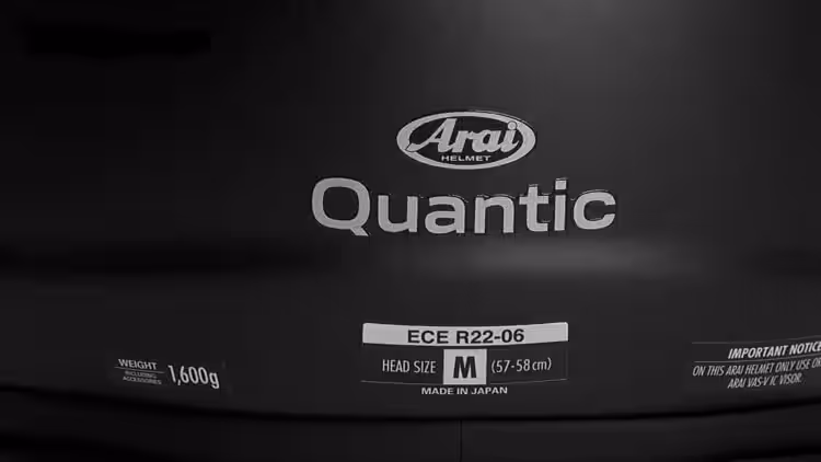 Certificación cascos: etiqueta de homologación europea ECE en la correa
